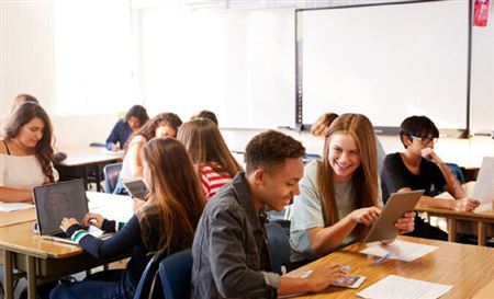 Özel Liseden Öğrencilere Çift Diploma Seçeneği